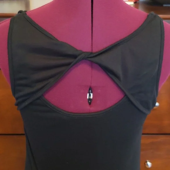 Athleta Athletic Tank, Solid Black Print, Keyhole Twist Back, Size XS - Picture 6 of 14